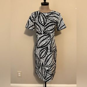 AnnTaylor Black & White poke a dot dress with leaf design. Size 4